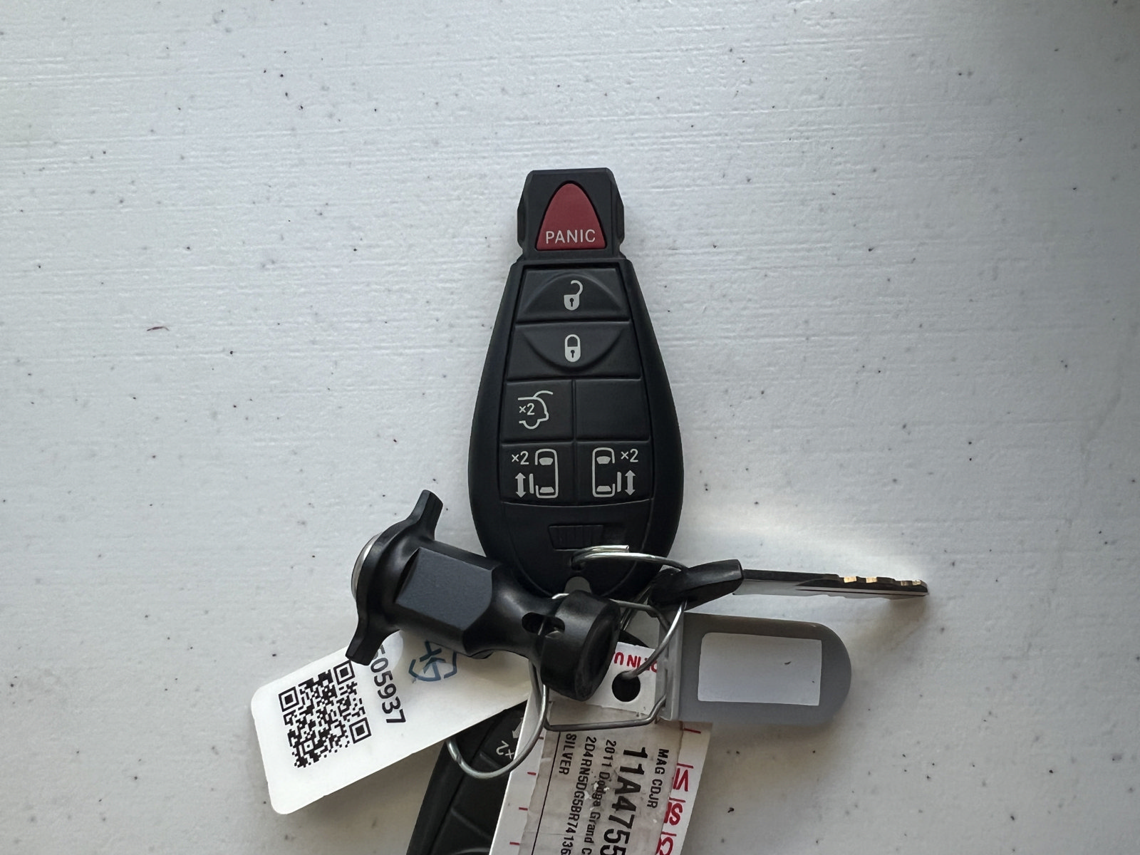 Used 2011 Dodge Grand Caravan Crew w/ Entertainment Group 1 FWD image 29