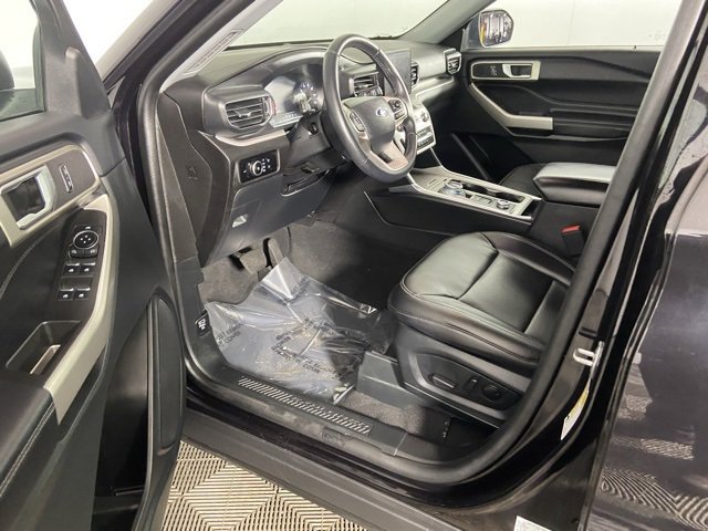 Used 2023 Ford Explorer XLT w/ Equipment Group 202A image 19