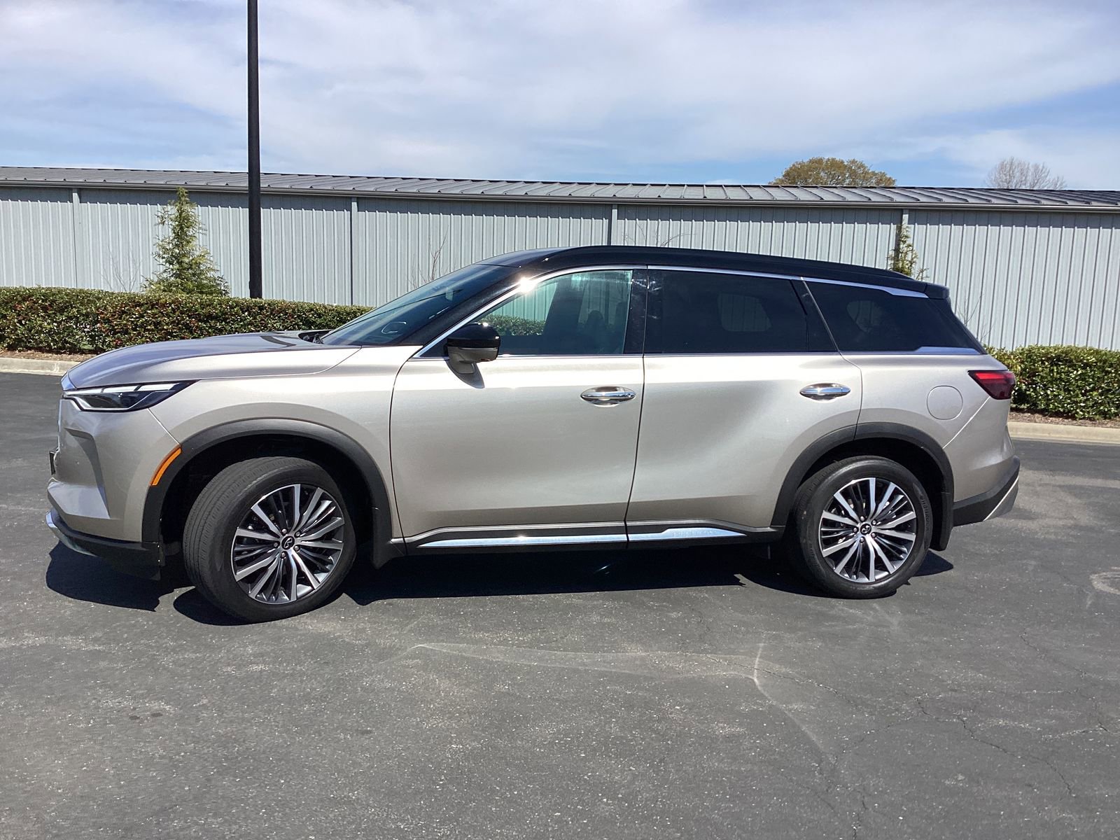 Used 2022 INFINITI QX60 Autograph w/ Cargo Package image 6