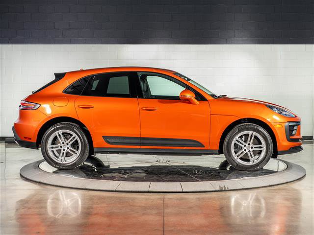 Certified 2025 Porsche Macan image 8