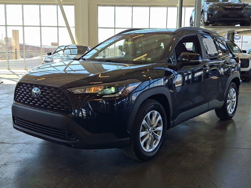 Used 2024 Toyota Corolla Cross LE image 6