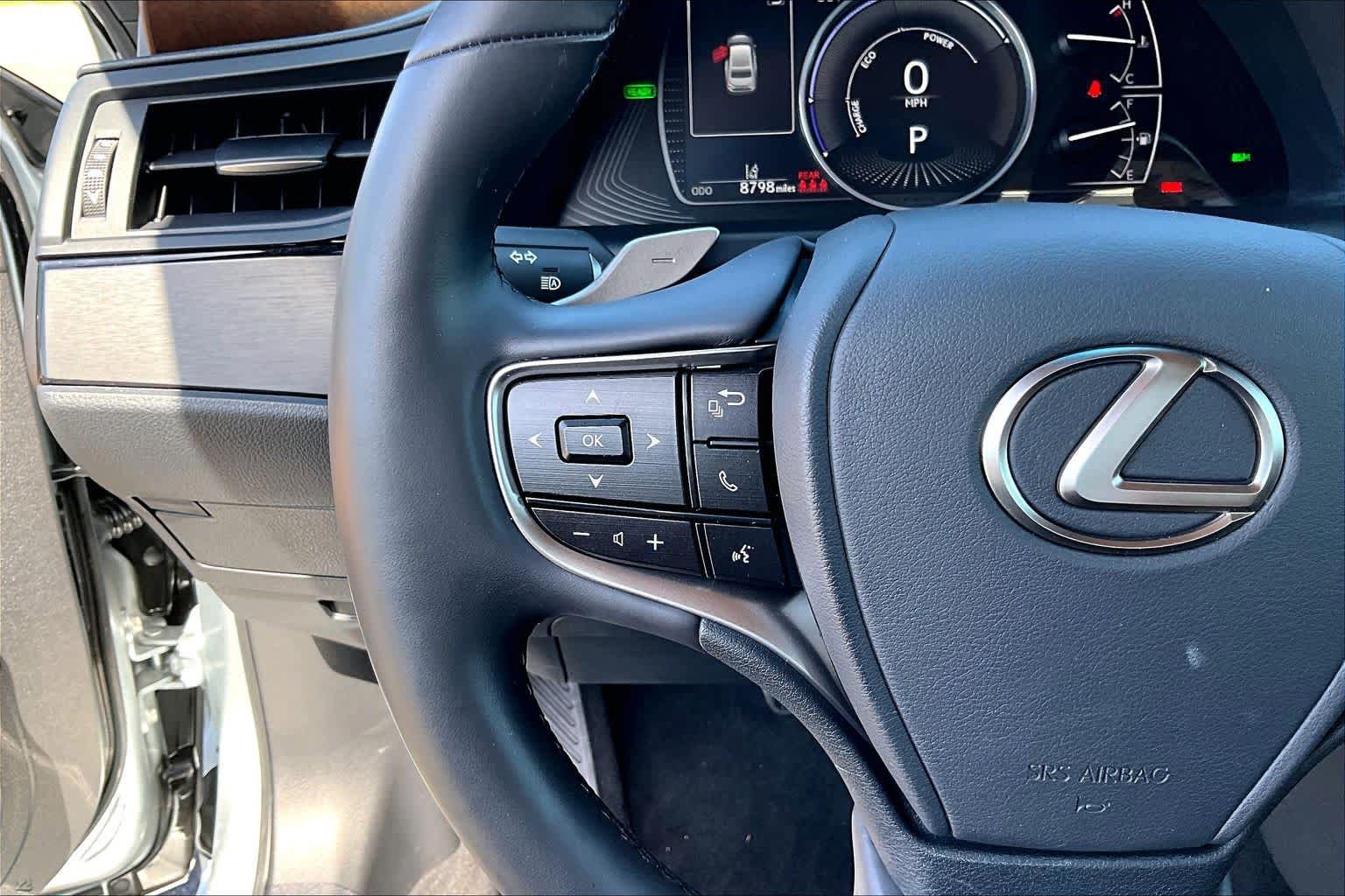 Used 2025 Lexus ES 300h w/ Premium Package FWD image 22