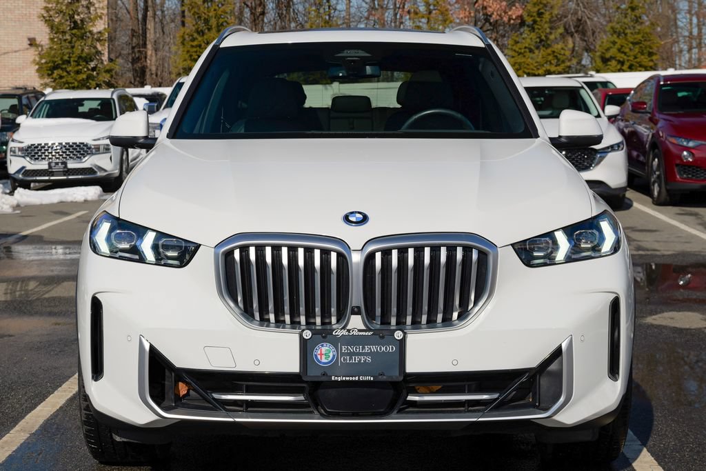 Used 2024 BMW X5 xDrive50e AWD/4WD image 2