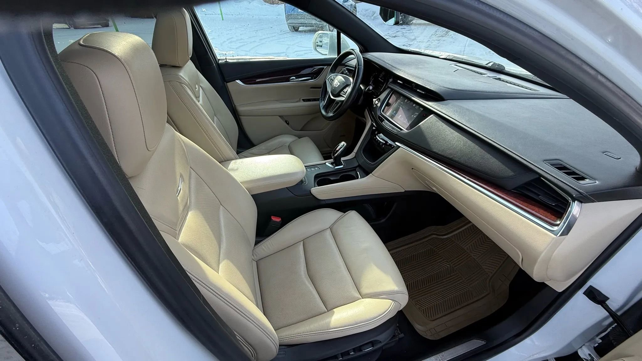 Used 2017 Cadillac XT5 Luxury image 33