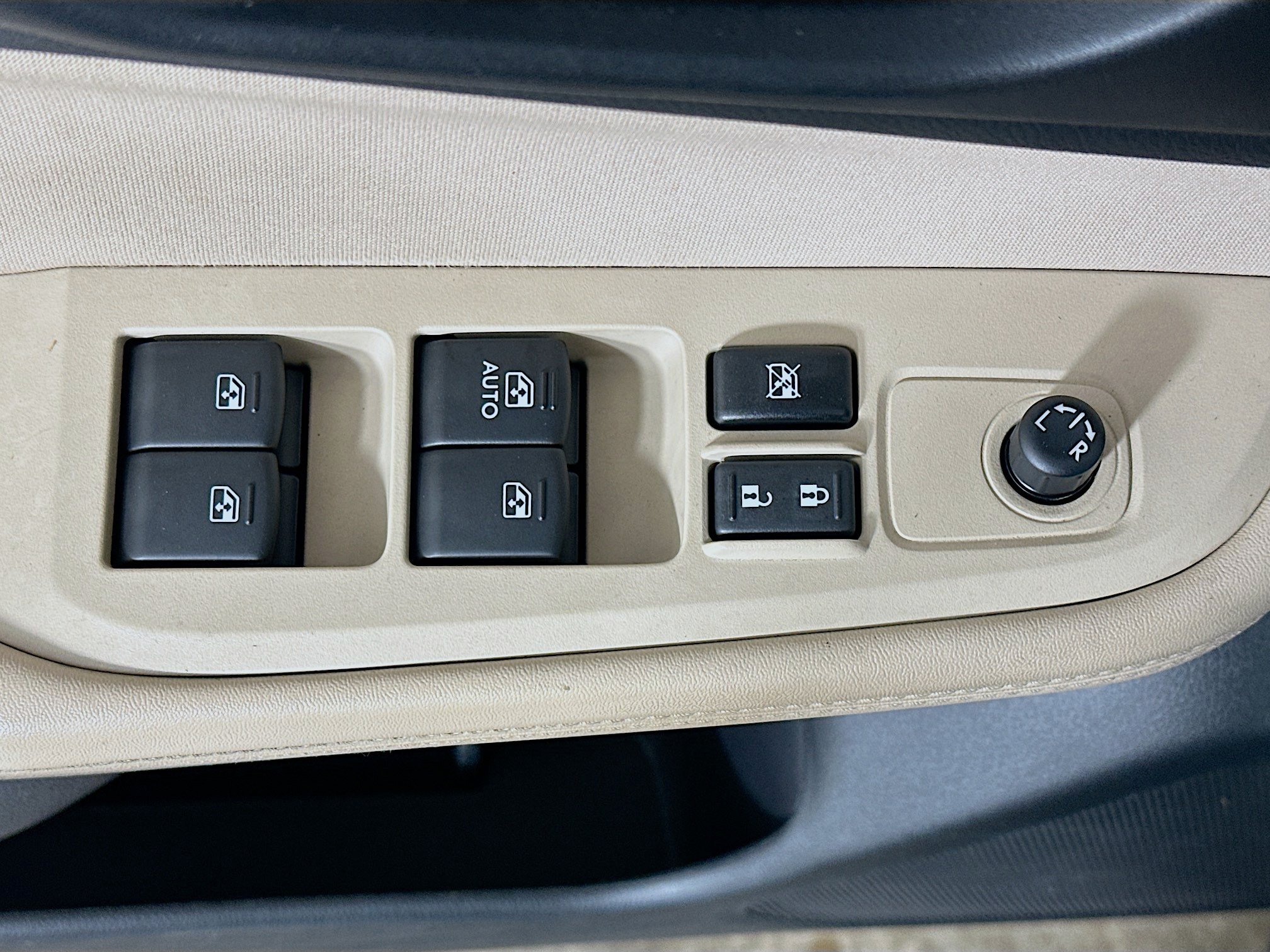 Used 2015 Subaru Legacy 2.5i AWD/4WD image 15