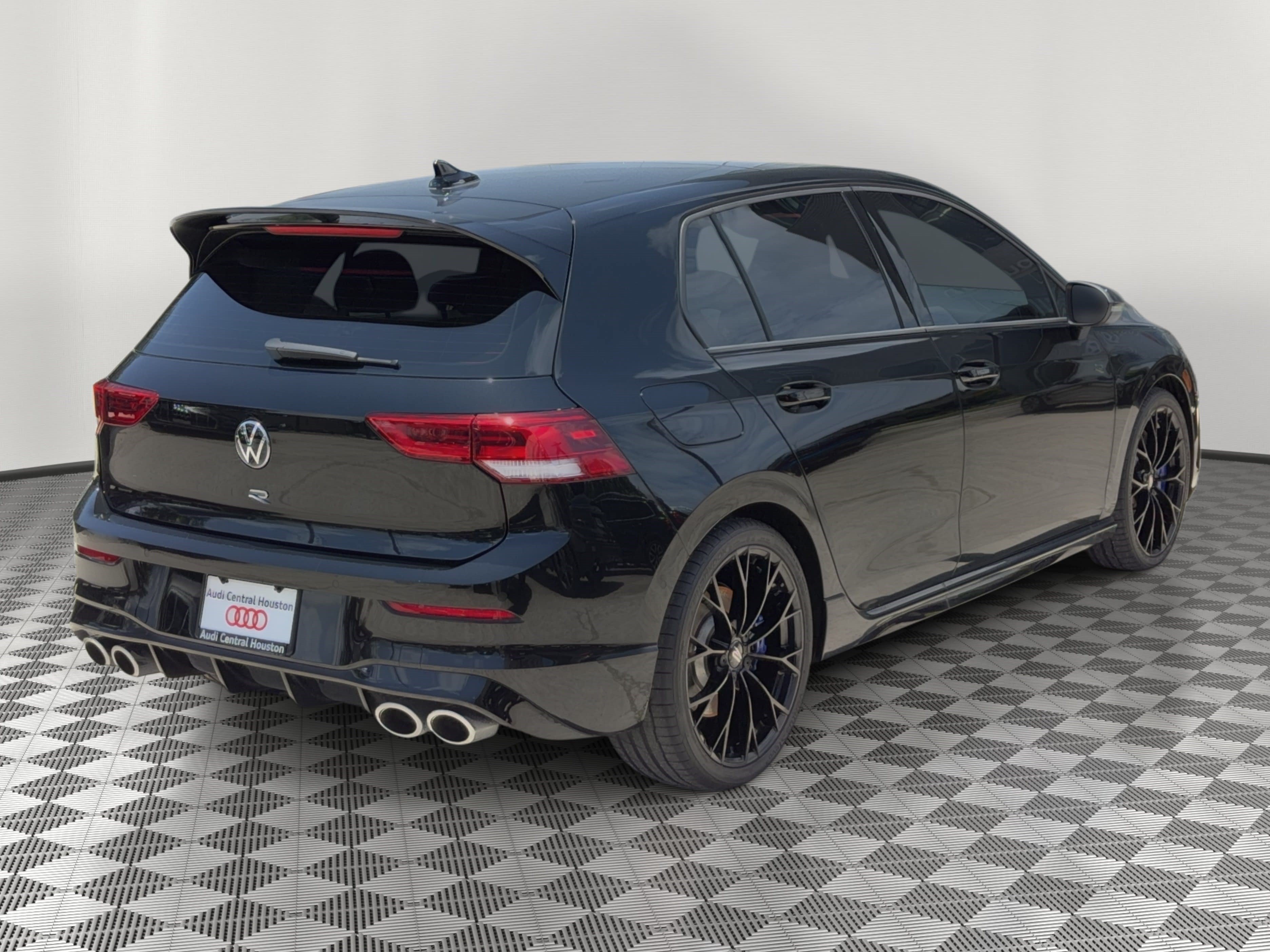 Used 2026 Volkswagen Golf AWD/4WD image 9