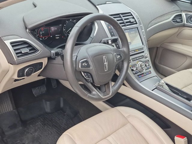 Used 2020 Lincoln MKZ Reserve w/ Elements Package FWD image 11