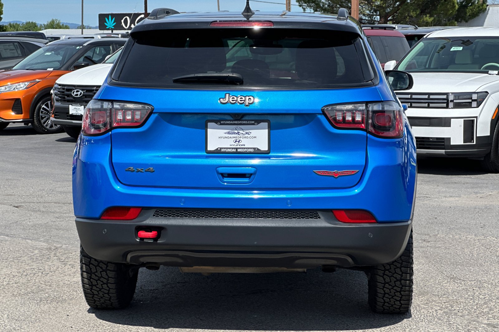 Used 2025 Jeep Compass Trailhawk AWD/4WD image 5