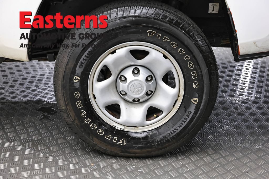 Used 2018 Toyota Tacoma SR RWD image 8