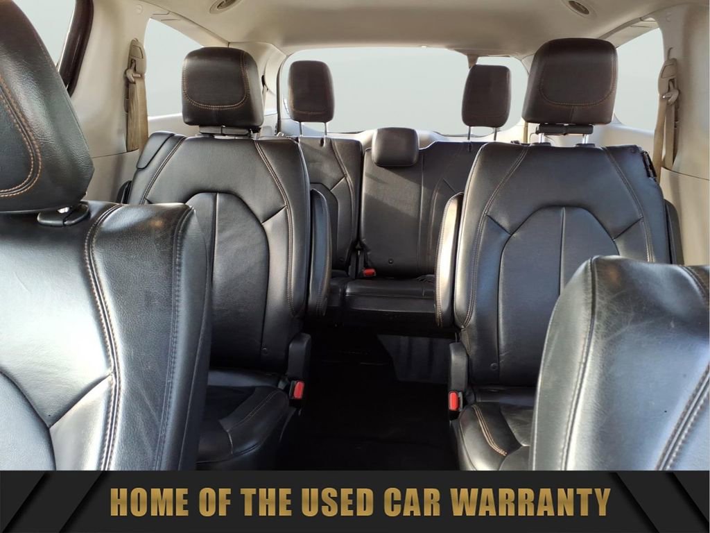 Used 2017 Chrysler Pacifica Touring-L image 31