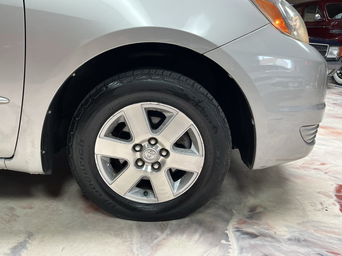 Used 2004 Toyota Sienna LE FWD image 34