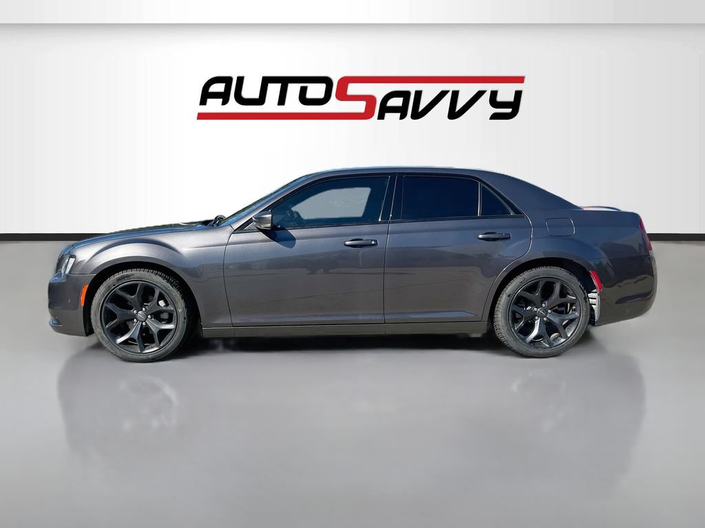 Used 2023 Chrysler 300 S w/ Comfort Group RWD image 4