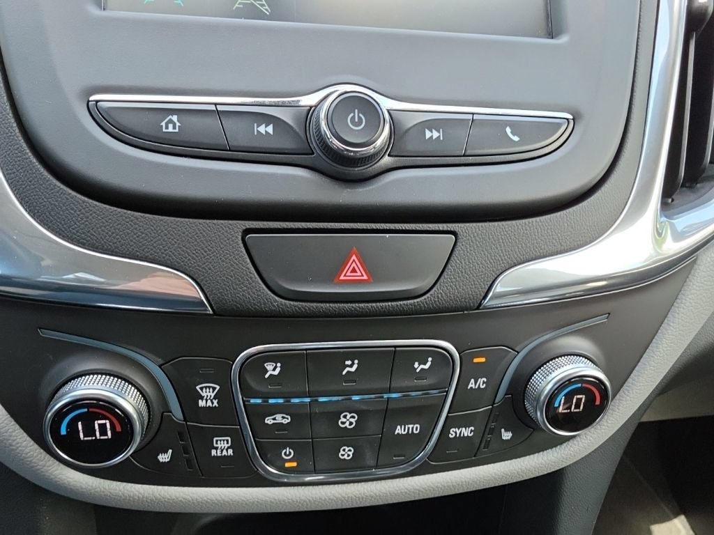 Certified 2018 Chevrolet Equinox LT AWD/4WD image 16