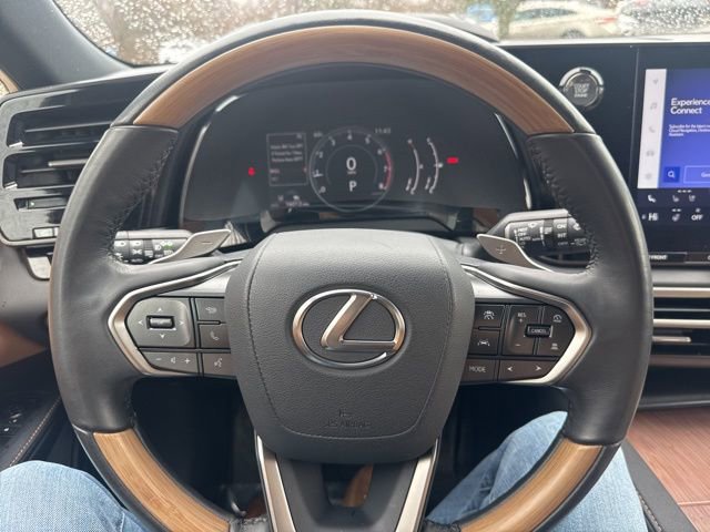 Used 2023 Lexus RX 350 Premium w/ Accessory Package AWD/4WD image 18