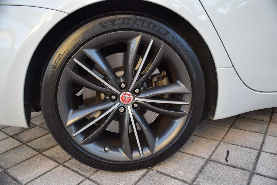 Used 2019 Jaguar XJ Collection image 87