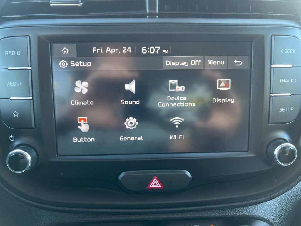 Used 2025 Kia Soul LX w/ LX Technology Package FWD image 47