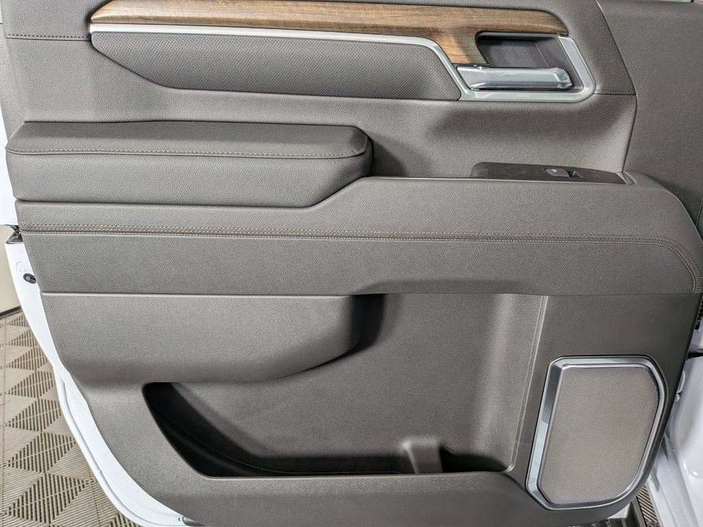 New 2026 Chevrolet Silverado 2500 High Country w/ High Country Premium Package AWD/4WD image 31