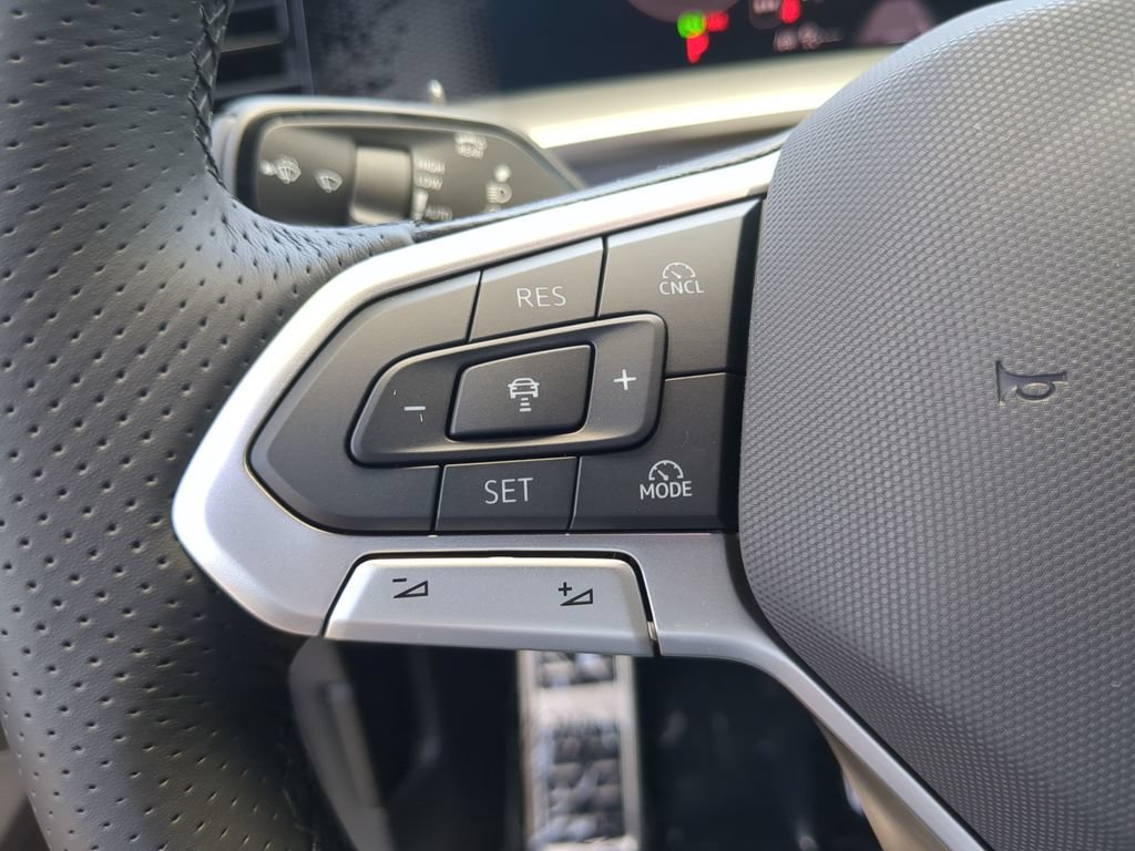 New 2026 Volkswagen Tiguan SE R-Line FWD image 27