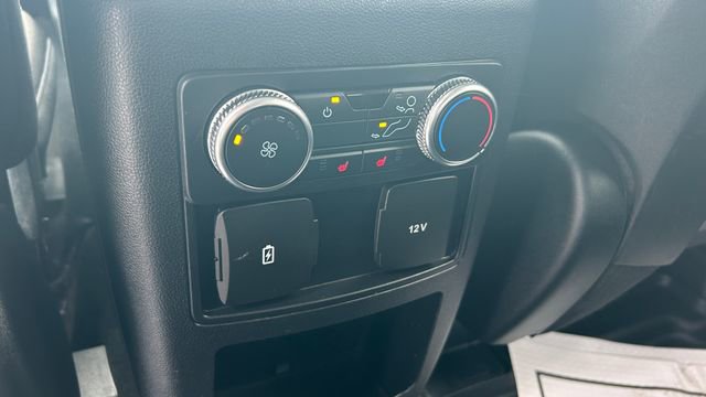 Used 2020 Ford Explorer XLT w/ Comfort Package image 35