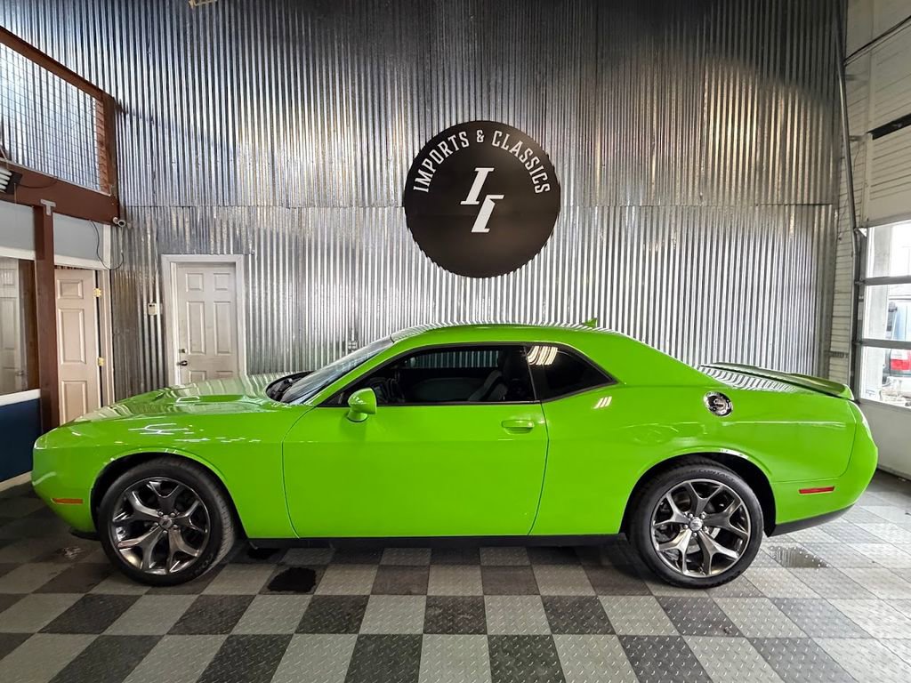 Used 2017 Dodge Challenger SXT Plus image 8