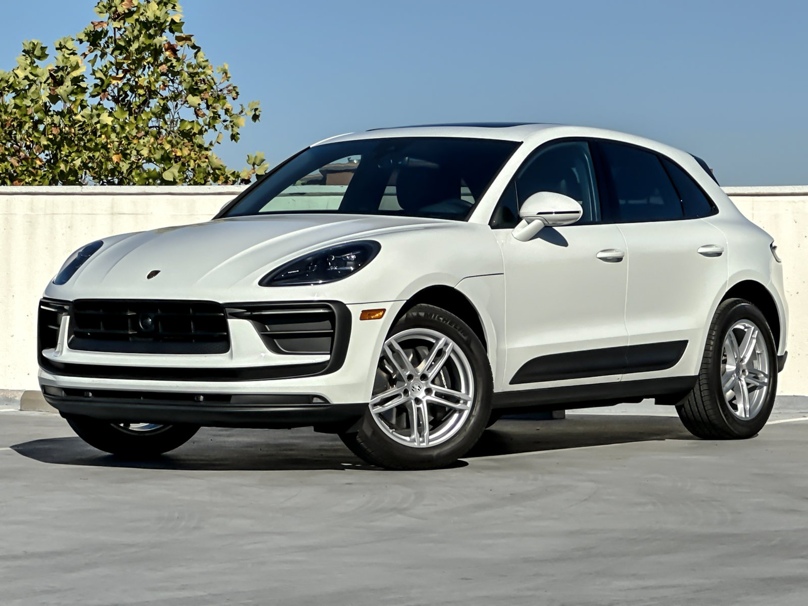 Certified 2026 Porsche Macan AWD/4WD image 2