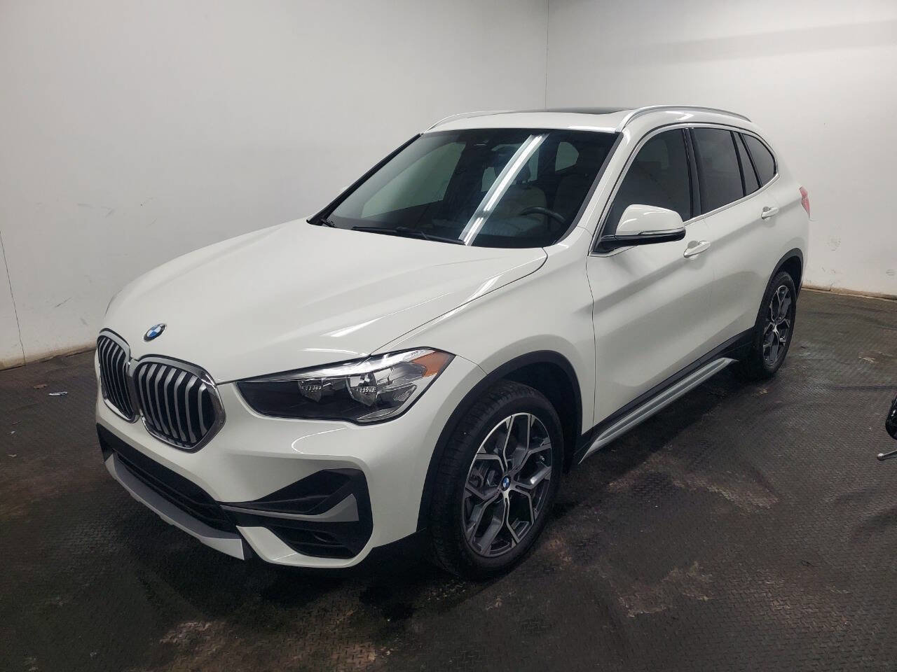 Used 2021 BMW X1 sDrive28i w/ Convenience Package image 1