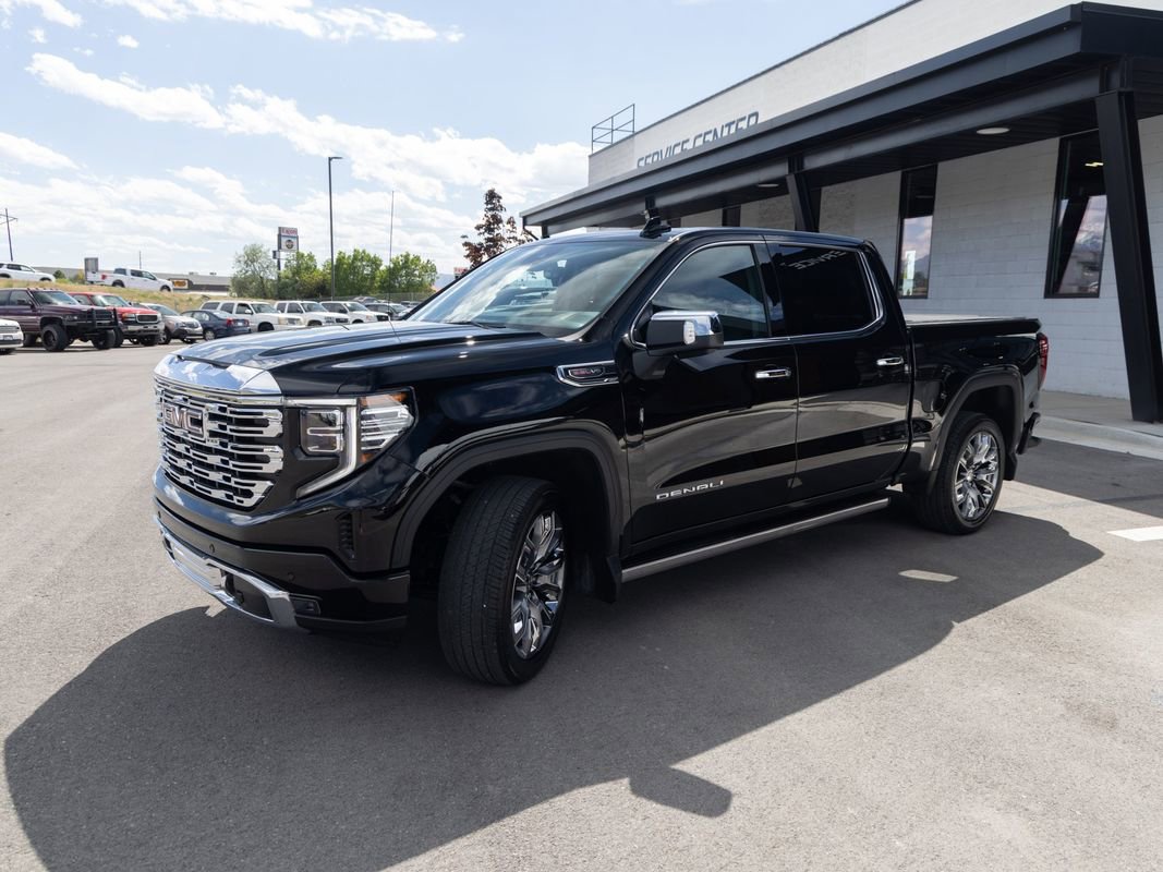 Used 2024 GMC Sierra 1500 Denali w/ Denali Reserve Package AWD/4WD image 4