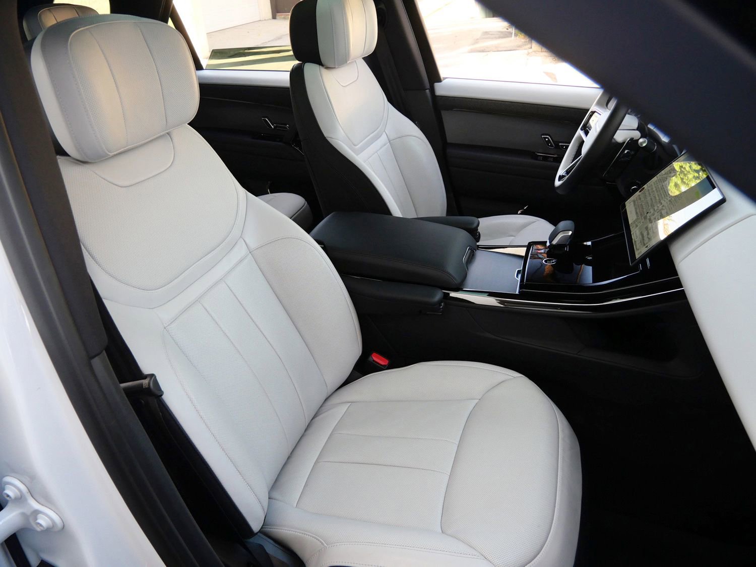 Used 2025 Land Rover Range Rover Sport Dynamic SE image 22