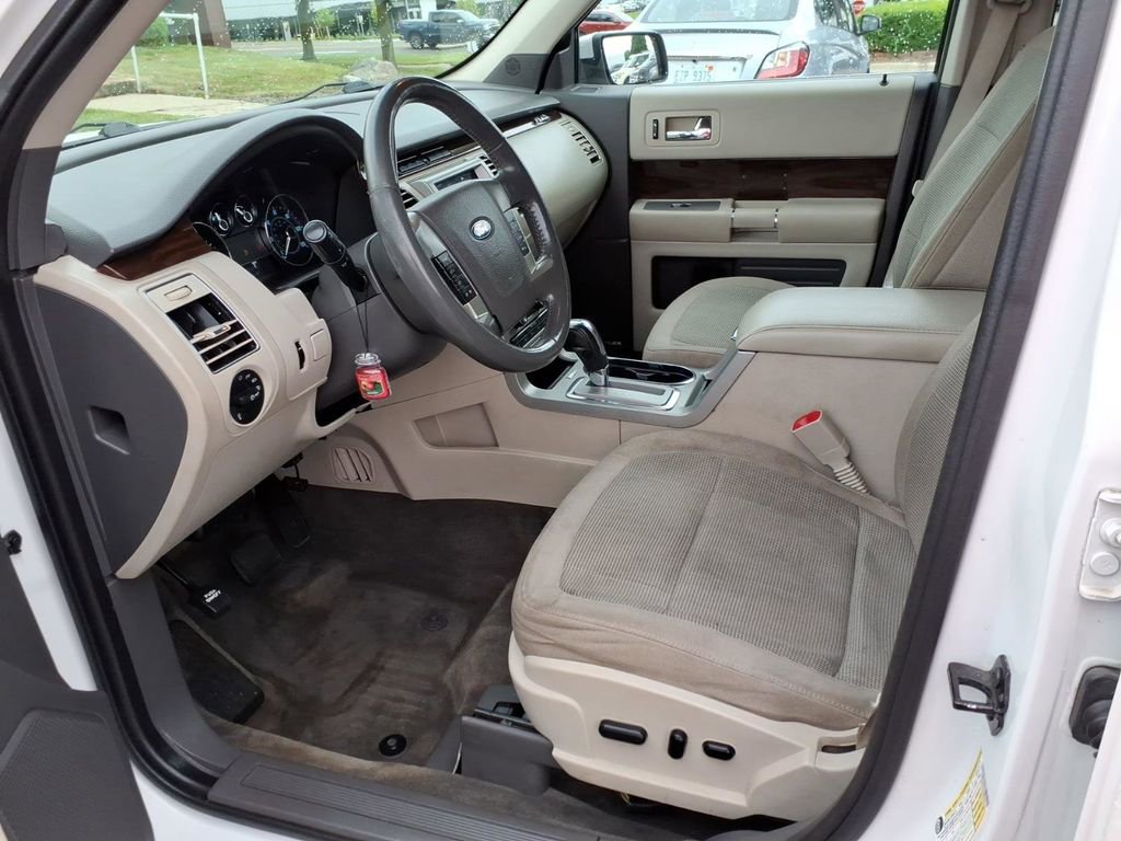Used 2011 Ford Flex SEL FWD image 10