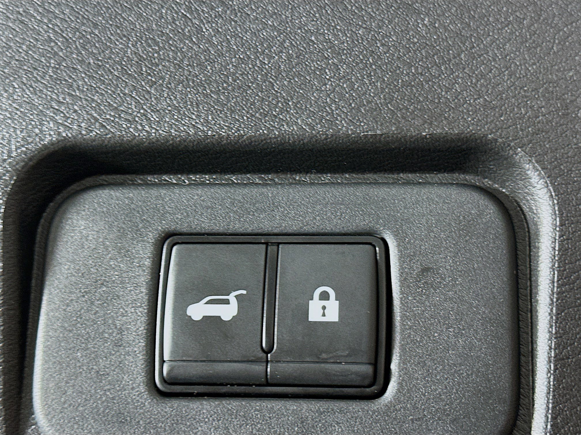 Used 2024 Nissan Rogue SV FWD image 28