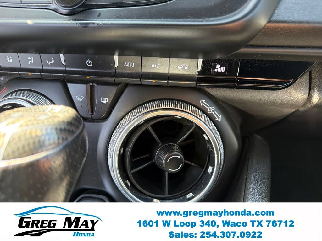 Used 2020 Chevrolet Camaro LT RWD image 22