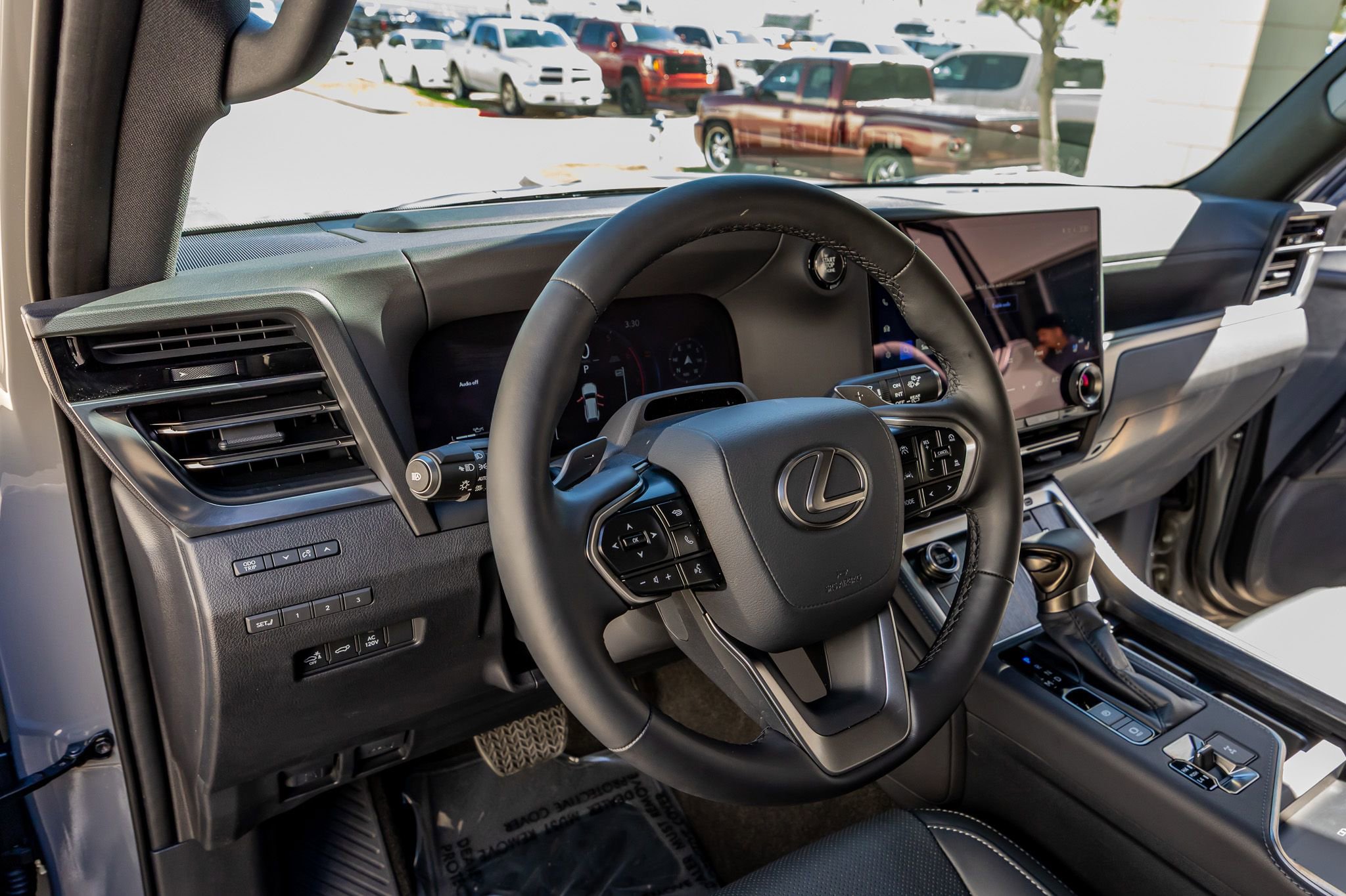 Used 2026 Lexus GX 550 w/ Accessory Package (2T) image 17