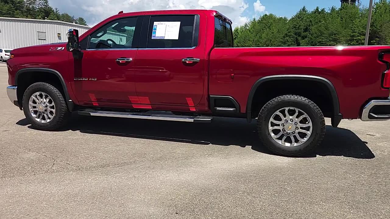Used 2024 Chevrolet Silverado 2500 LTZ w/ LTZ Premium Package AWD/4WD image 3