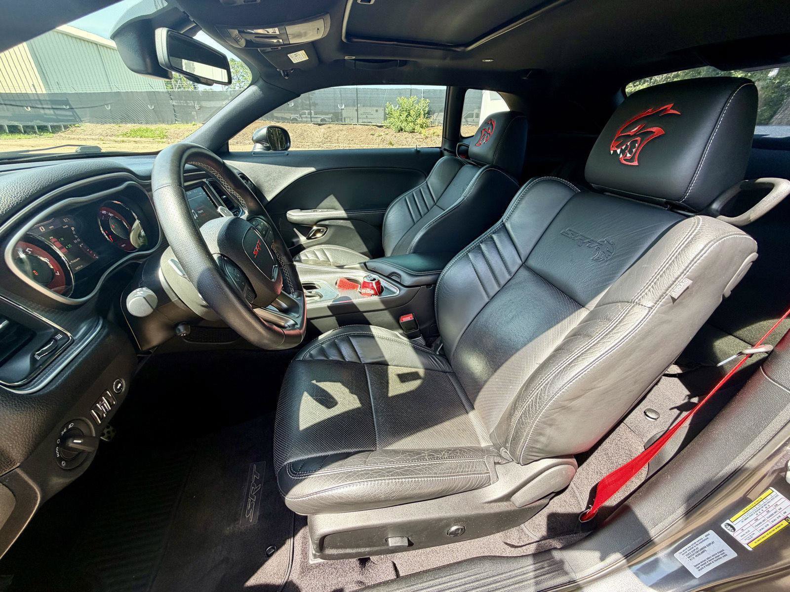 Used 2017 Dodge Challenger SRT Hellcat RWD image 15