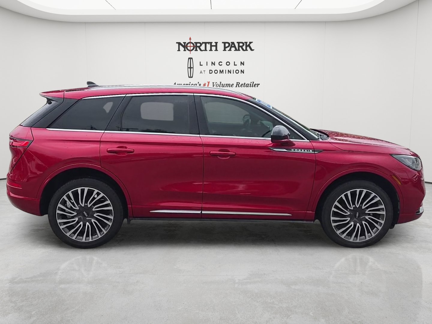 Used 2022 Lincoln Corsair AWD w/ Equipment Group 101A image 6