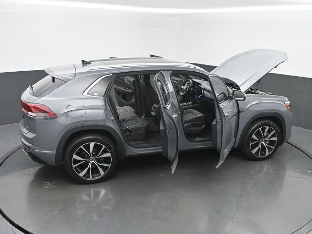 Used 2024 Volkswagen Atlas Cross Sport SEL Premium R-Line AWD/4WD image 63