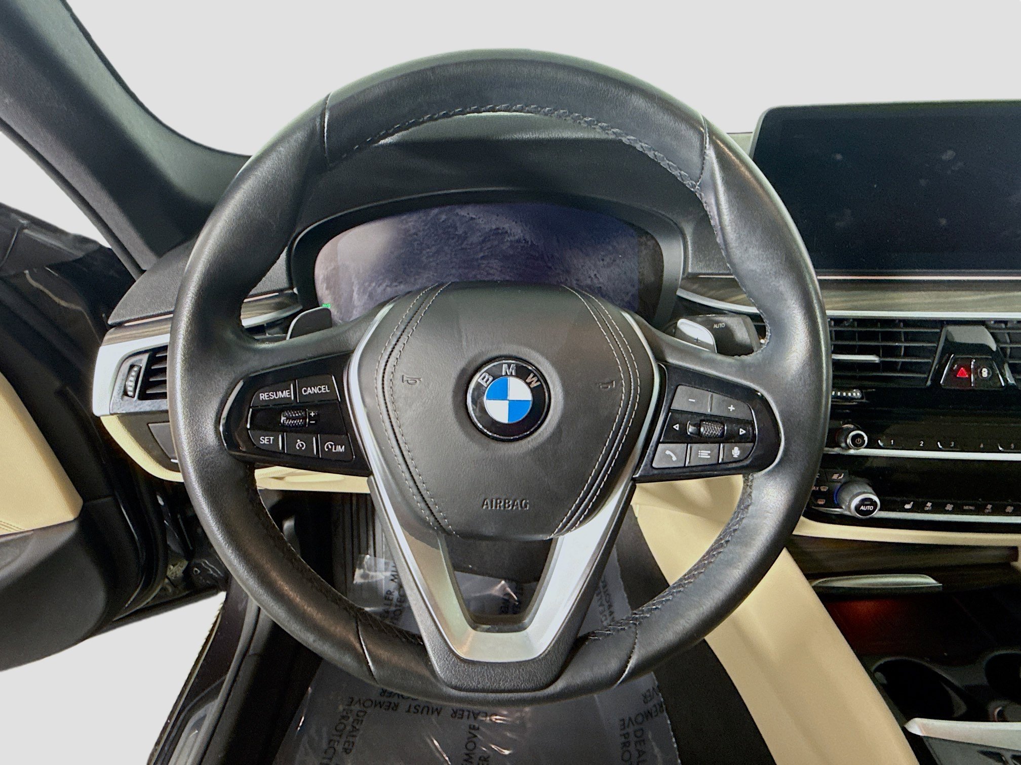 Used 2023 BMW 540i w/ Premium Package image 13