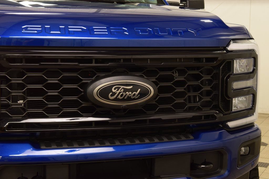 Used 2026 Ford F250 Lariat w/ Black Appearance Package AWD/4WD image 9