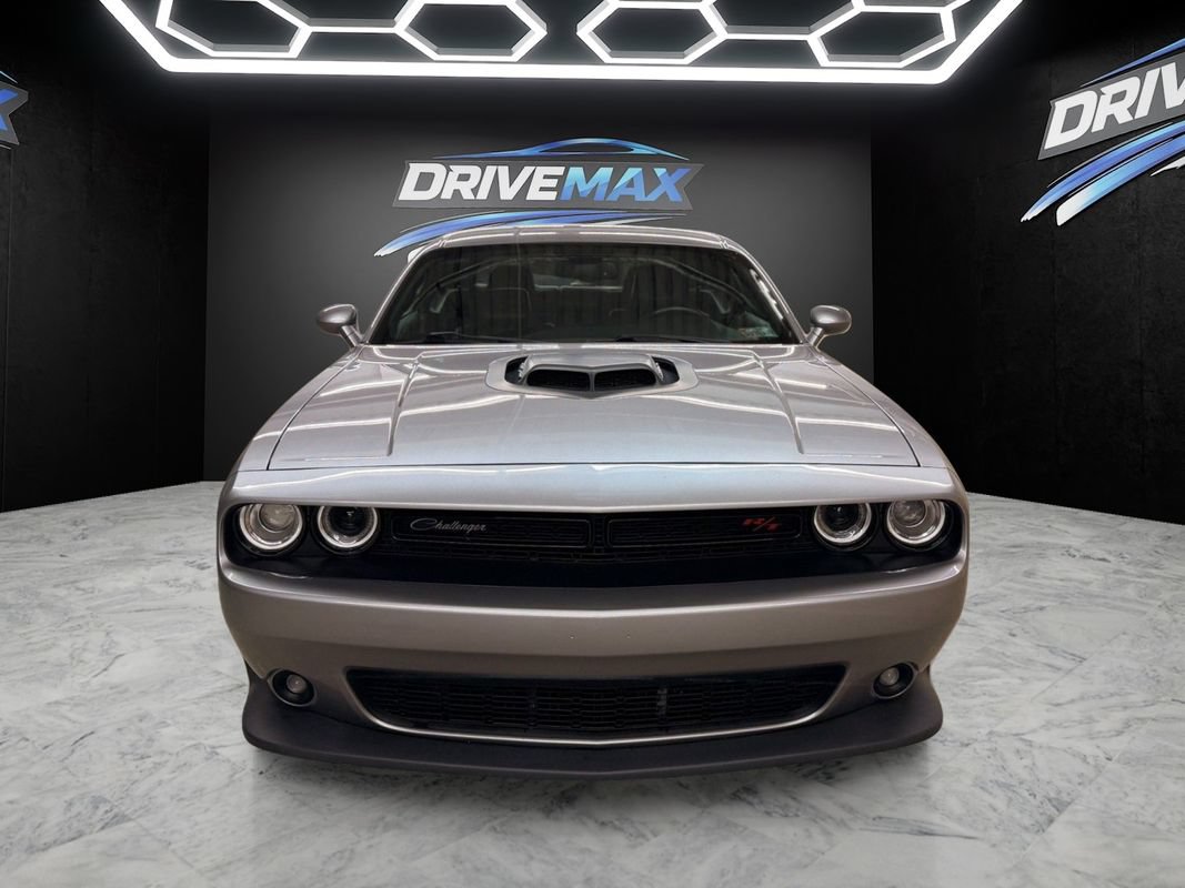 Used 2016 Dodge Challenger R/T Scat Pack RWD image 2