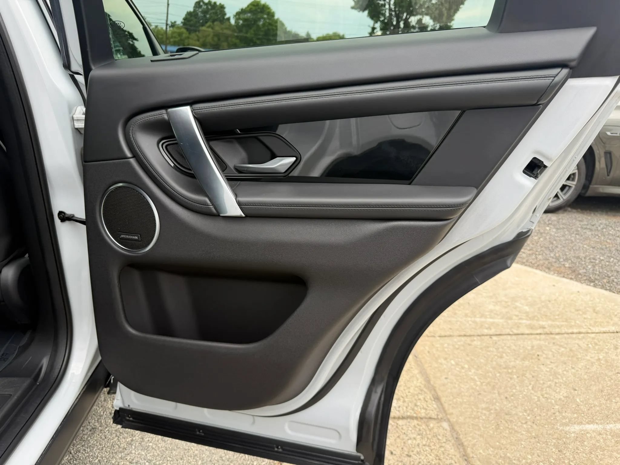 Used 2020 Land Rover Discovery Sport SE AWD/4WD image 52