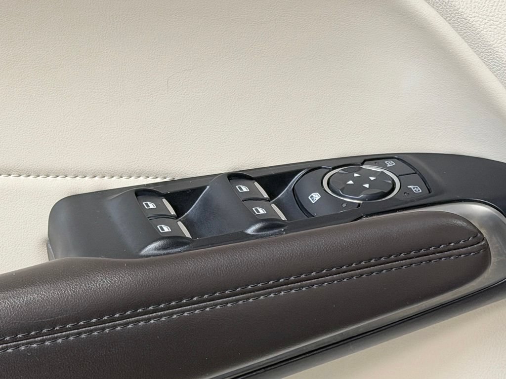 Used 2018 Lincoln MKC Premiere FWD image 10