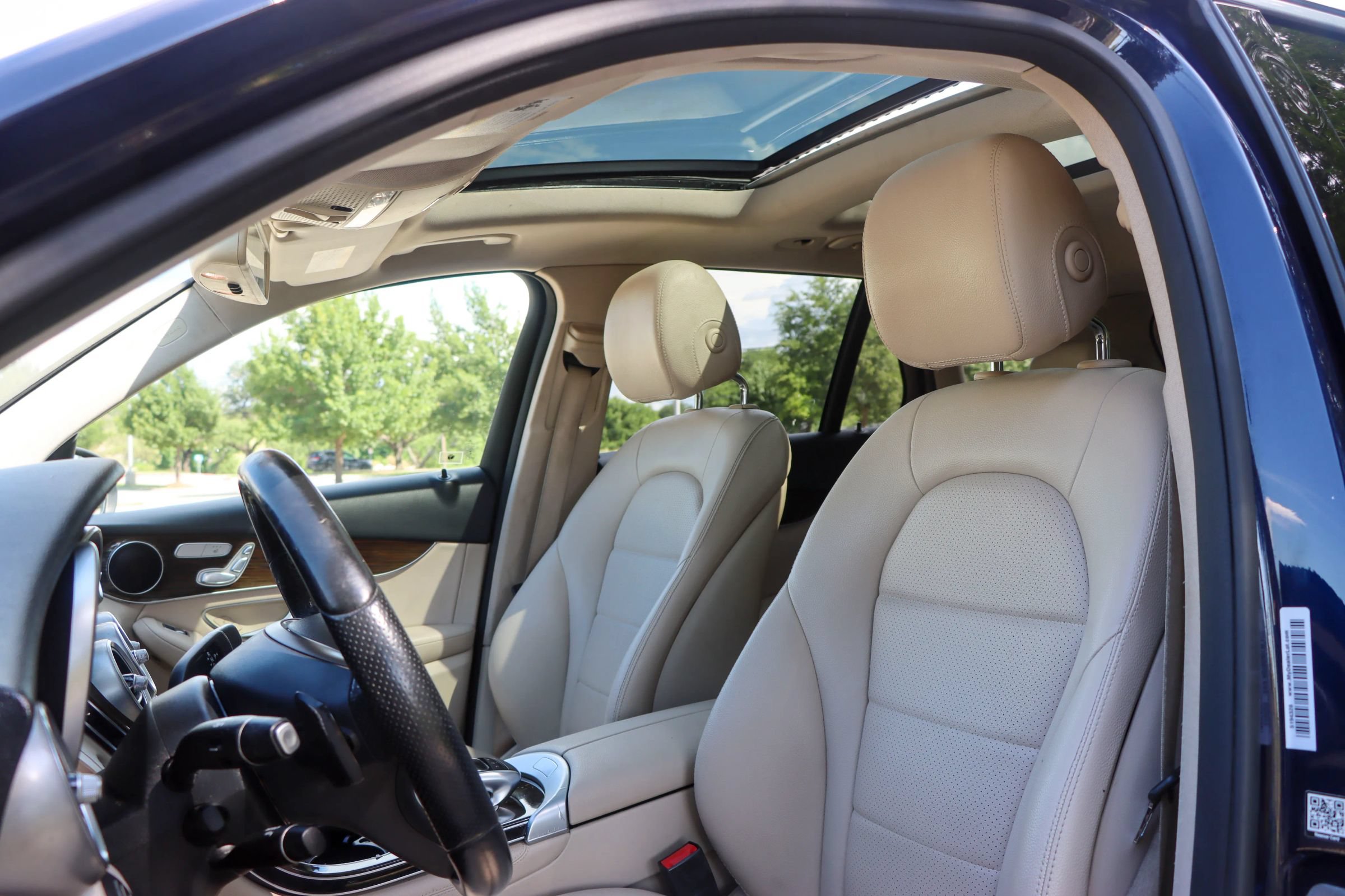 Used 2016 Mercedes-Benz GLC 300 w/ Multimedia Package image 15