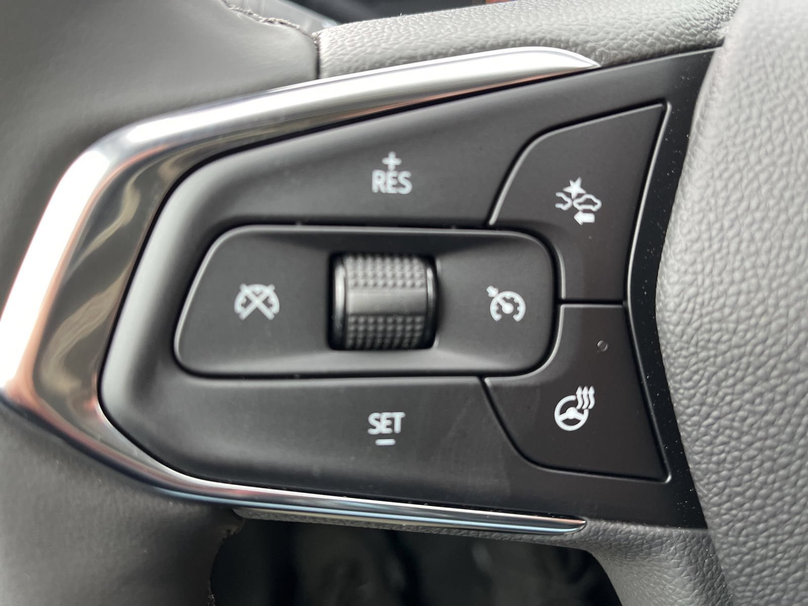 New 2026 Chevrolet Trax ACTIV w/ Sunroof Package FWD image 26