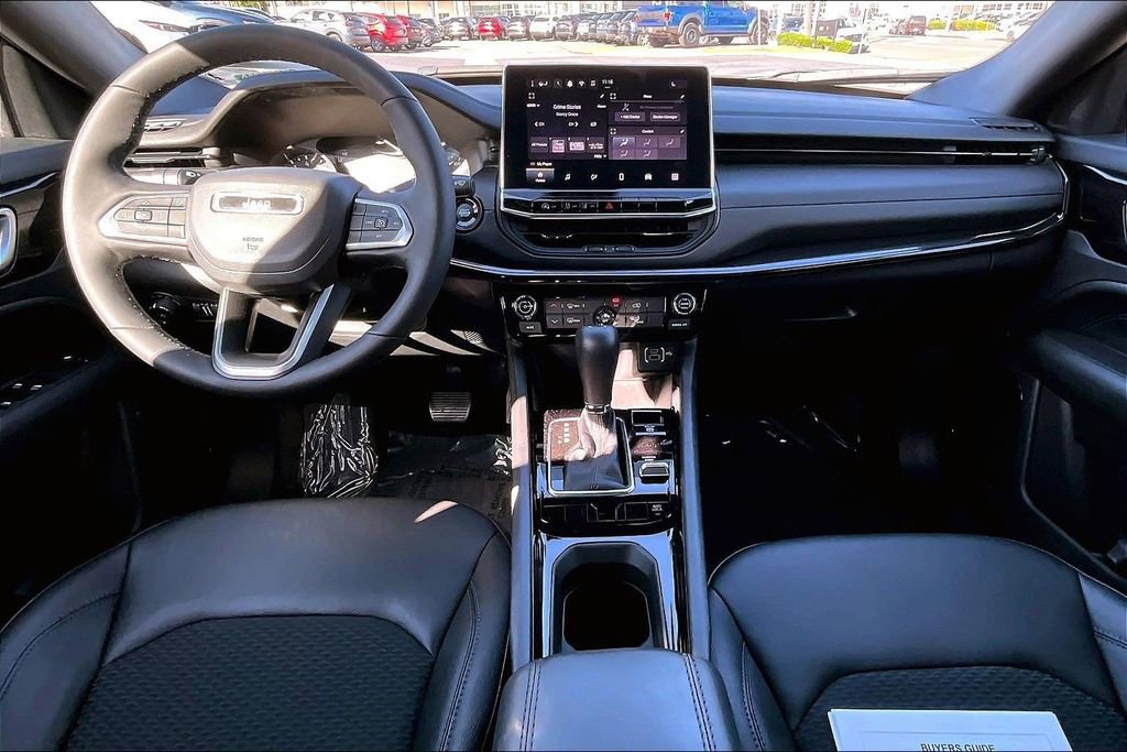 Used 2025 Jeep Compass Latitude w/ Altitude Special Edition image 11