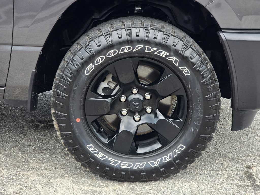 Used 2025 RAM 1500 Warlock AWD/4WD image 23
