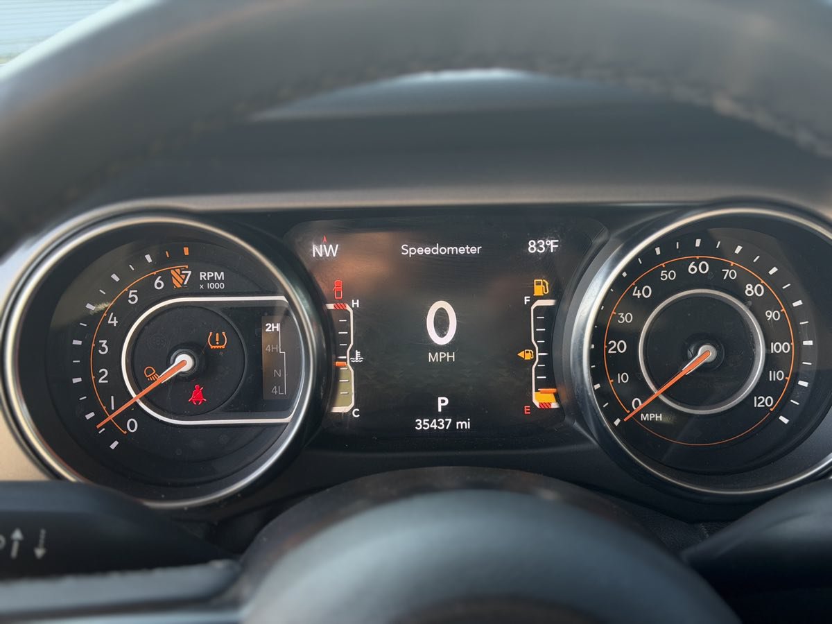 Used 2023 Jeep Gladiator Sport AWD/4WD image 18