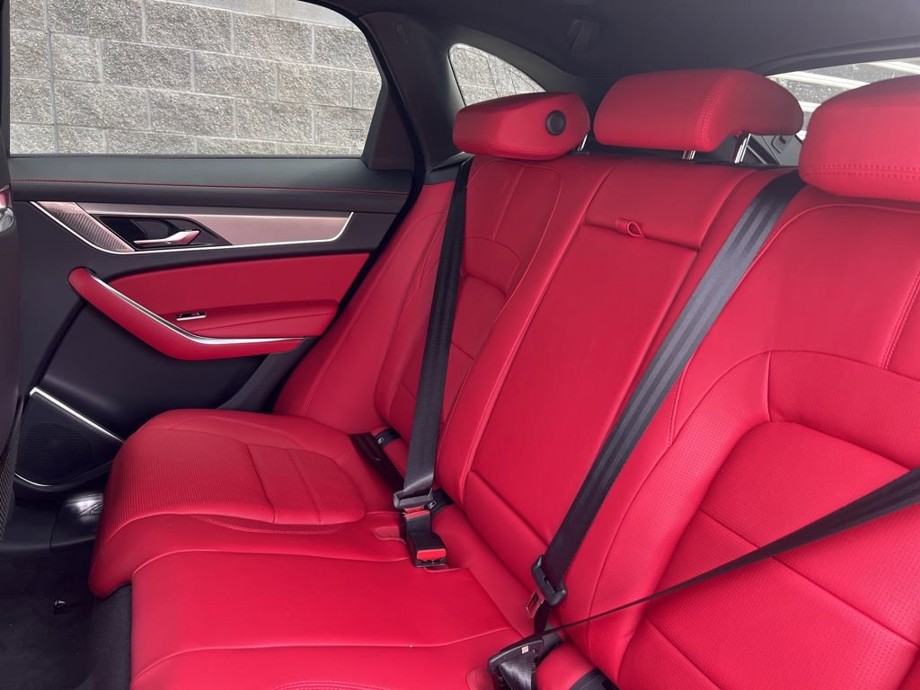 Used 2025 Jaguar F-PACE R-Dynamic S AWD/4WD image 15