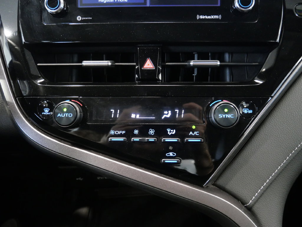 Used 2023 Toyota Camry SE w/ Cold Weather Package FWD image 23
