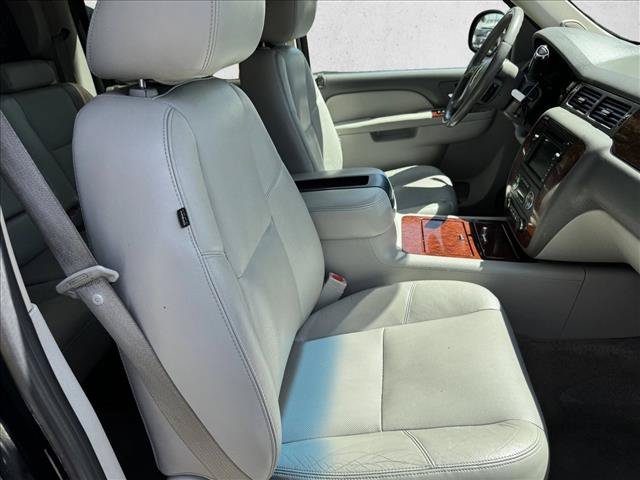 Used 2011 Chevrolet Avalanche LTZ AWD/4WD image 18