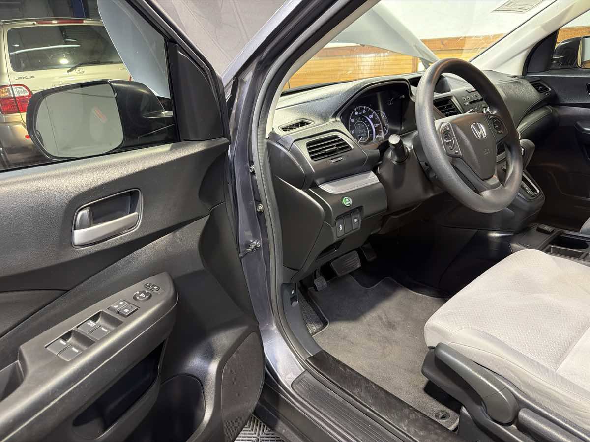 Used 2015 Honda CR-V LX image 8